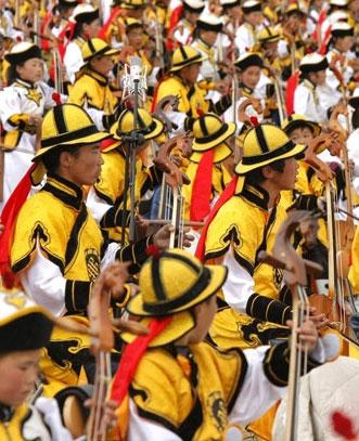 Рок, поп үндэсний их найралтай эгшиглэнэ